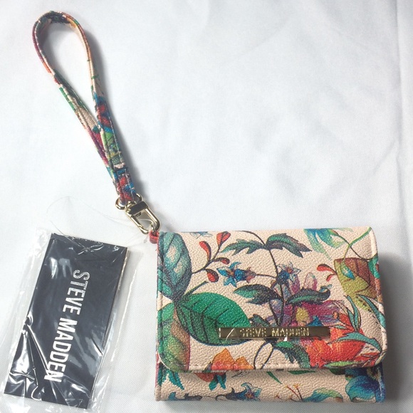 Steve Madden Handbags - STEVE MADDEN Tropical Wristlet Wallet Clutch
